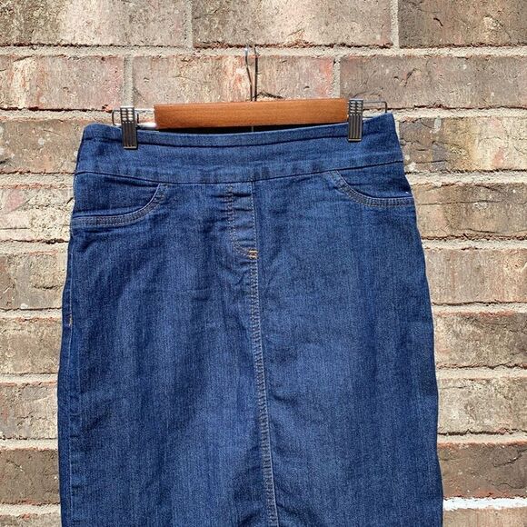 Take 50% OFF- Westbound Denim Blue Women's Skirt, Size-6 - Picture 3 of 7